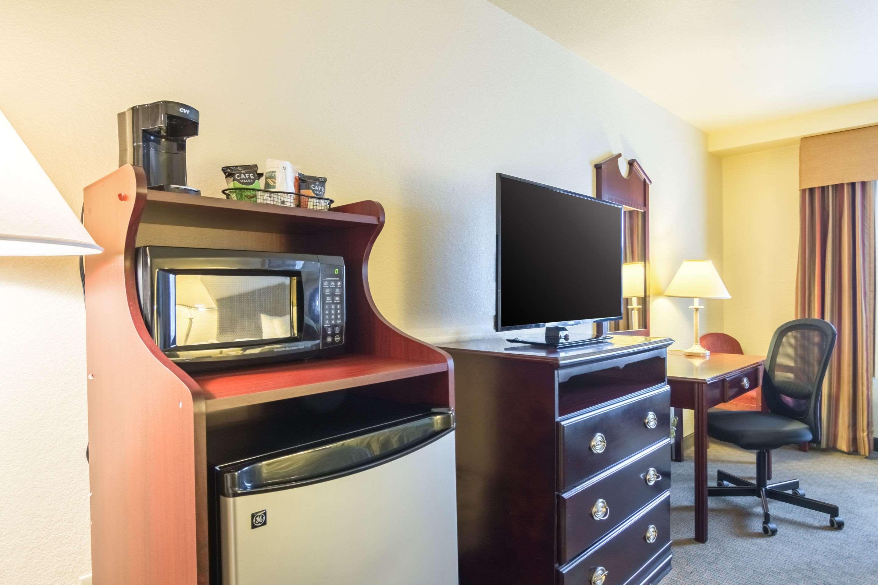 Quality Inn & Suites Of Alma - Northeast From Fort Smith Экстерьер фото