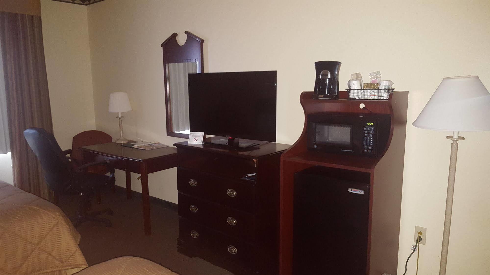 Quality Inn & Suites Of Alma - Northeast From Fort Smith Экстерьер фото